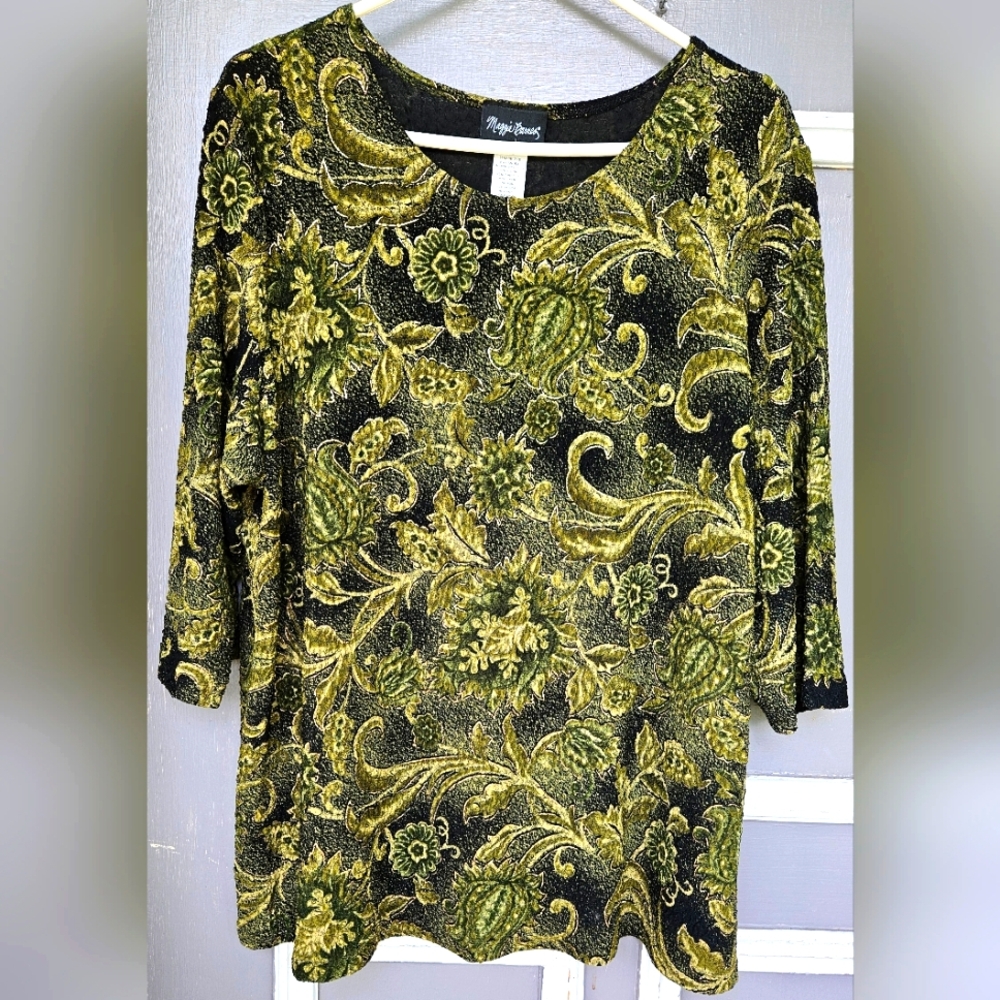 Maggie Barnes Green, gold 3/4 Sleeve Blouse, Top Lined Shirt (h32)